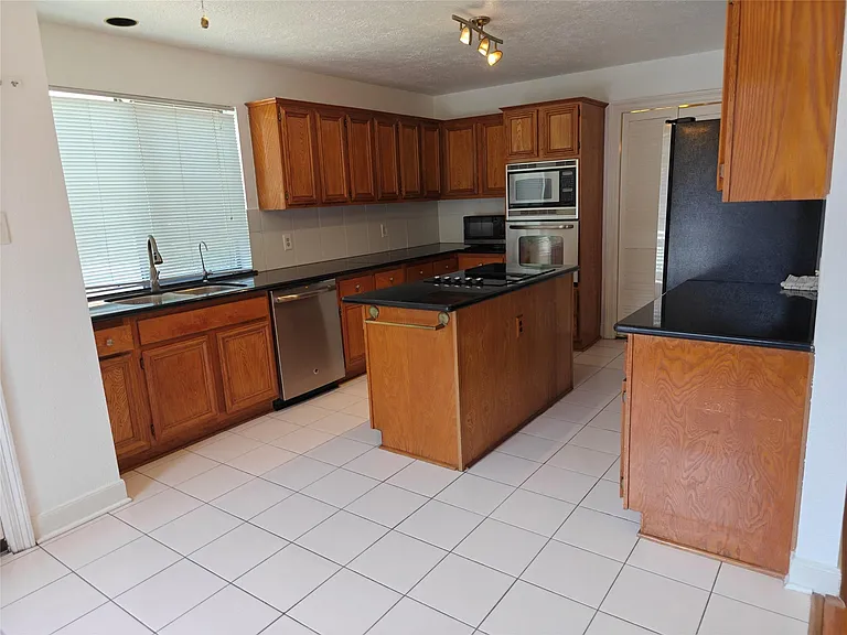 3446 Mimosa Way — Photo 7