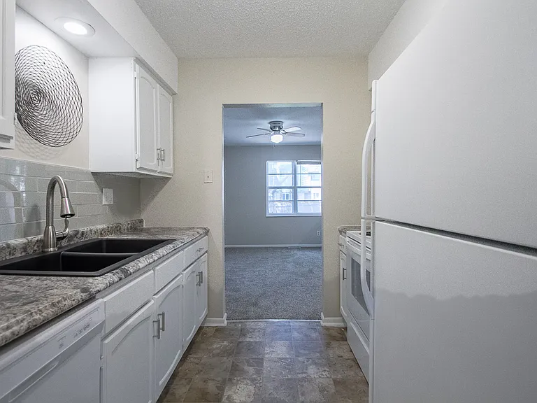 10724 W 88th Ter — Photo 8