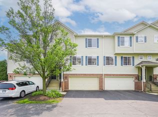 1854 Fredericksburg Ln, Aurora, IL 60503