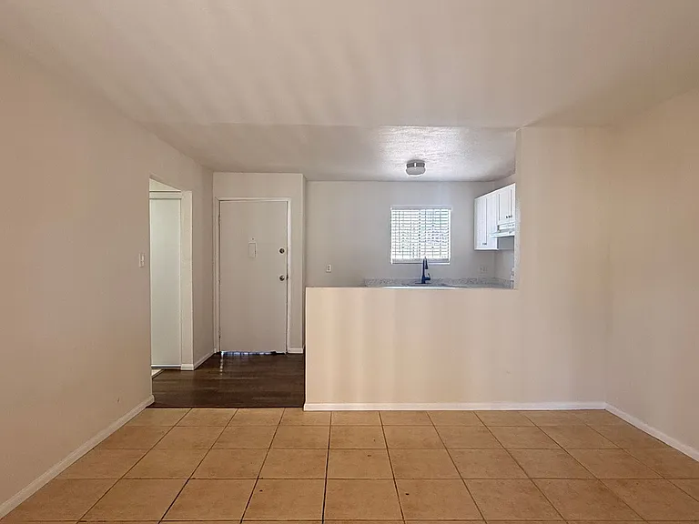 5422 Swenson St #9 — Photo 4