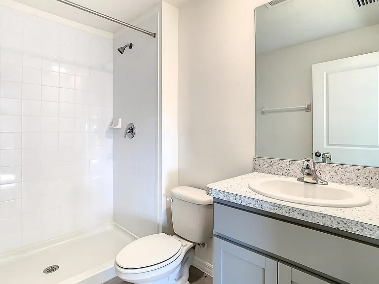 16864 Delia St — Photo 13