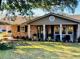 900 Moss Ln, River Ridge, LA 70123