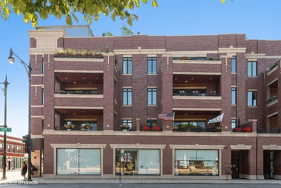 1st image of 4800 N Clark St Unit 204