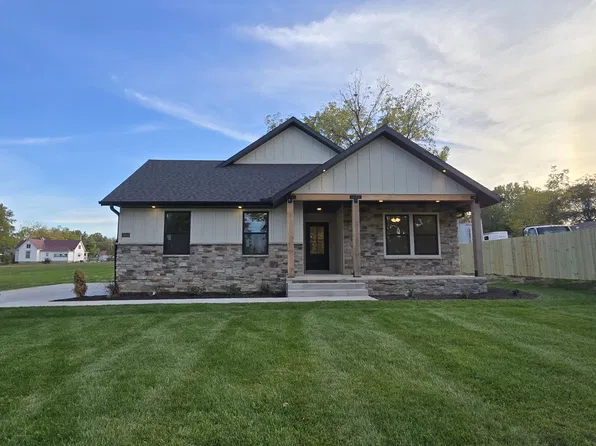 304 W Linn Street, Marionville, MO 65705
