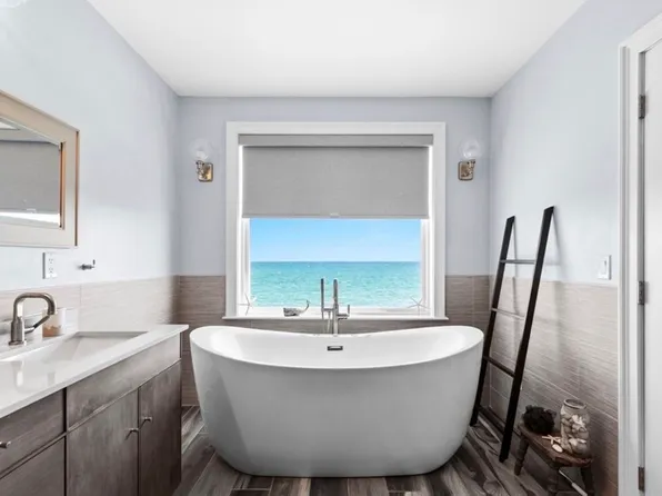 308 Ocean St, Marshfield, MA 02050