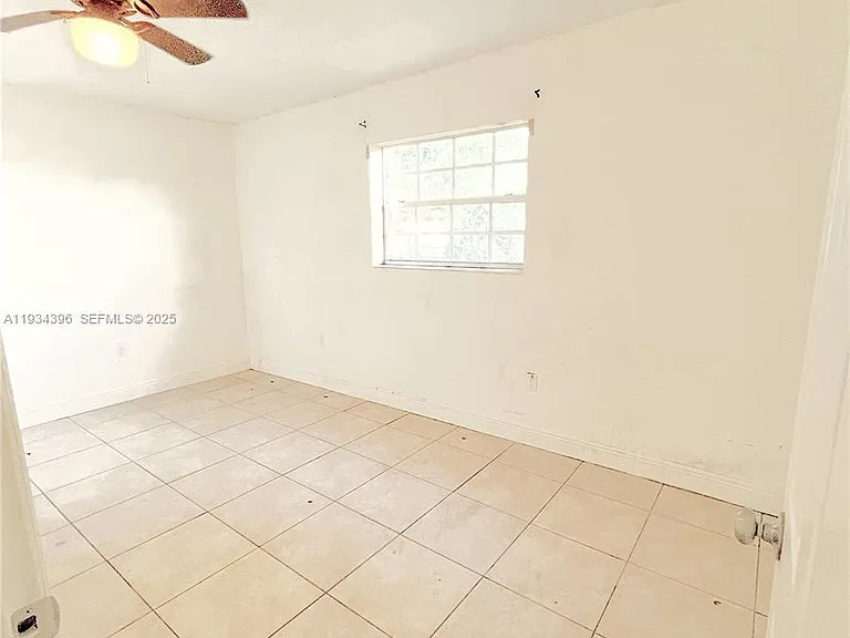 15410 NW 29th Ct — Photo 15