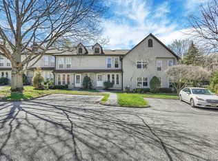 70 Villa Dr, Peekskill, NY 10566