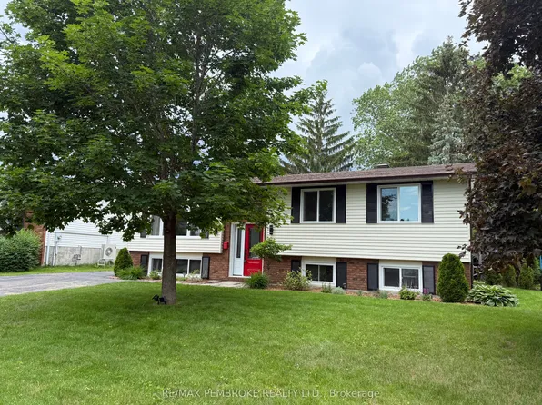 99 Noik Dr, Pembroke, ON K8A 7Z4