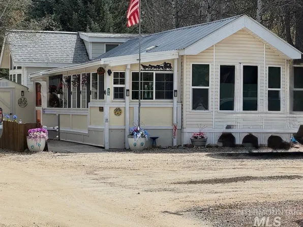 514 N Sawyer St #D5, Cascade, ID 83611