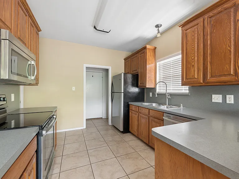 1808 Melton Dr — Photo 8