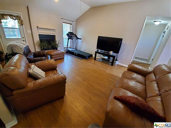 3rd image of 1404 Buckley Ave