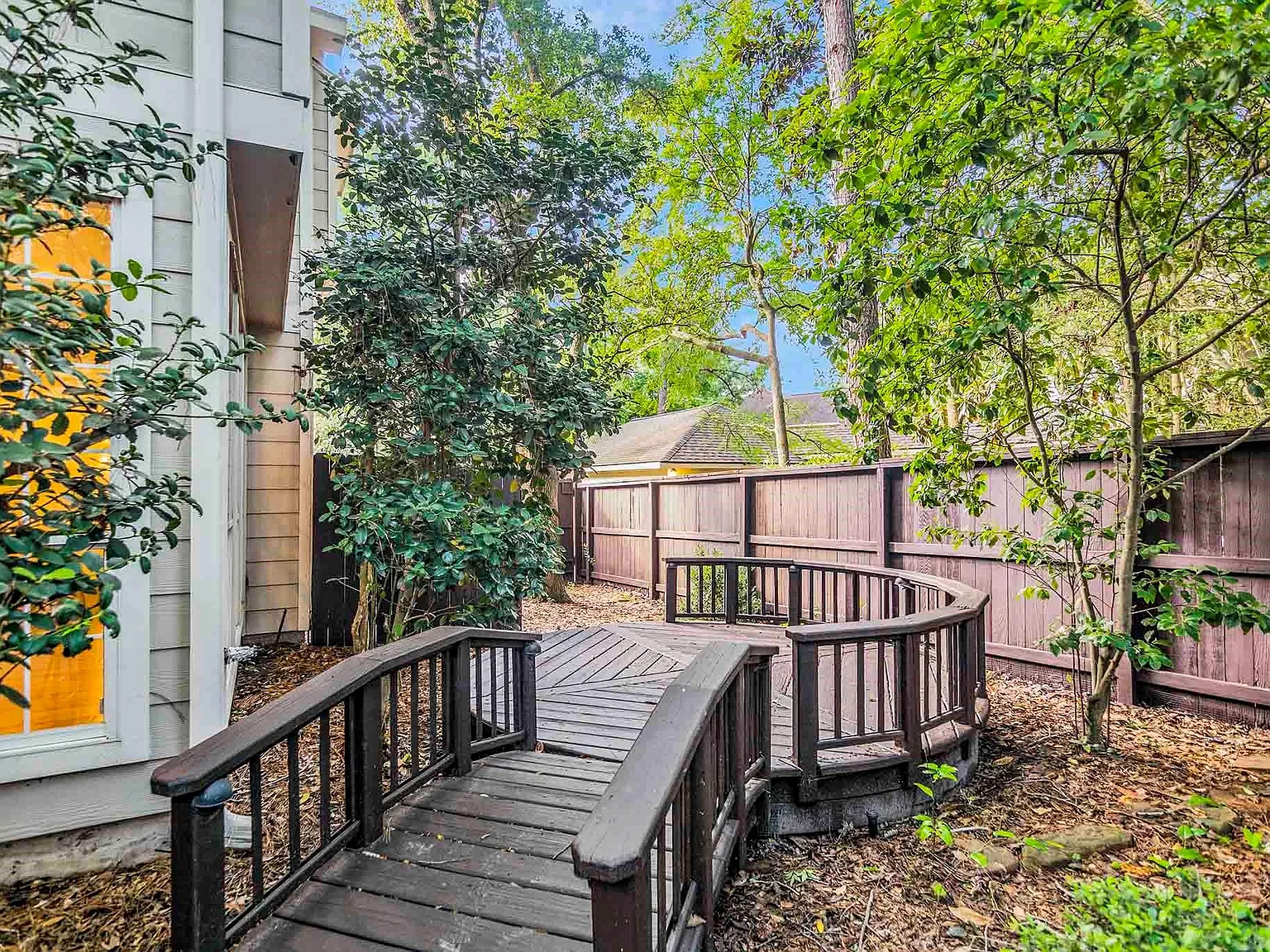 3 bed, 2.5 bath, 2260 sqft, $2,450 — Photo 3