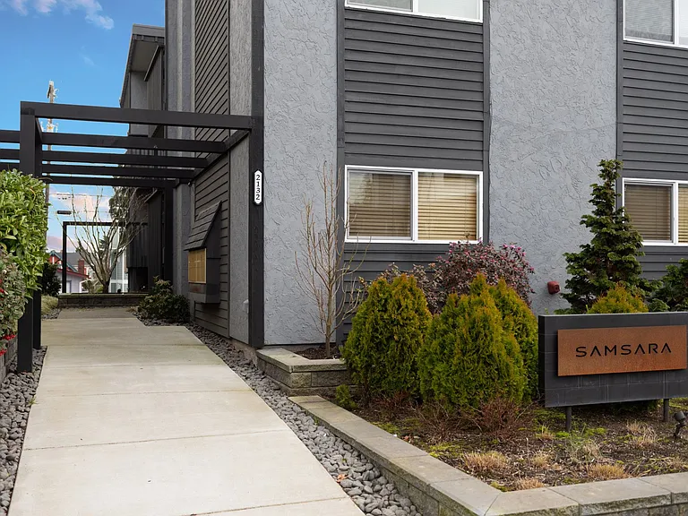 2132 California Ave SW — Photo 16