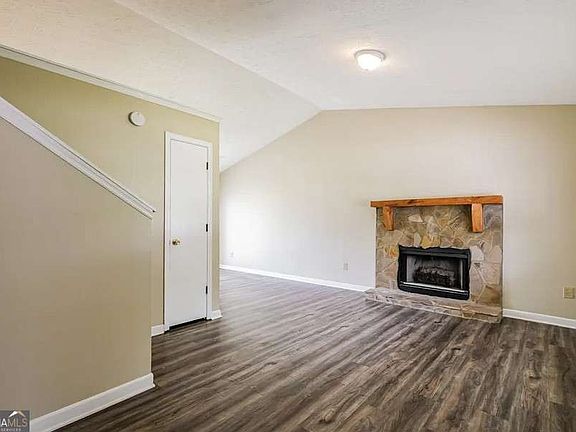 3rd image of 5255 Sugar Crest Dr