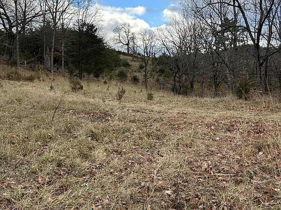 5th image of 365 Strauter Rd