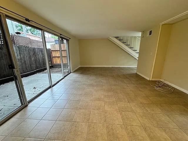 4238 Mary Ellen Ave — Photo 15