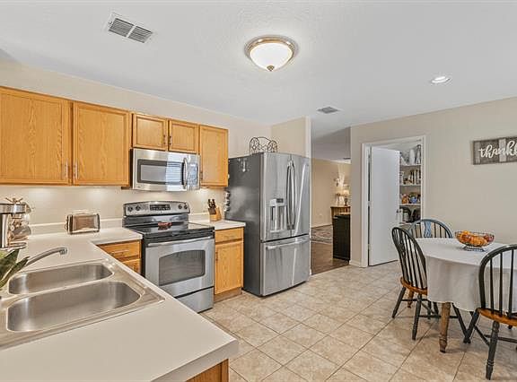 3rd image of 864 San Miguel Trl