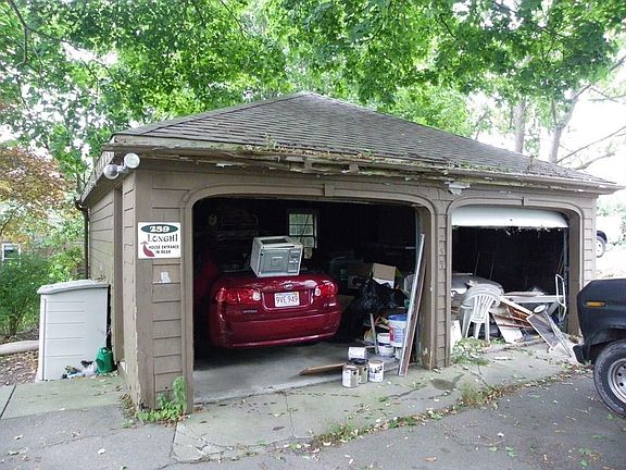 5th image of 259 1/2 Standish Ave