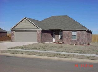 1300 Ash Ct, Pea Ridge, AR 72751