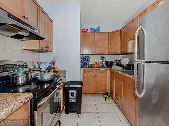 4th image of 681 Kathy Ln Unit C