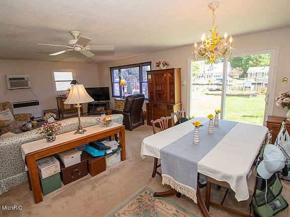 4th image of 62269 Lagoon Dr