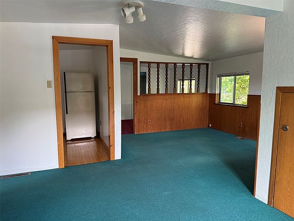 4th image of 1237 Worden Ave
