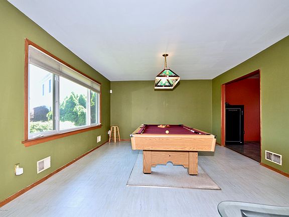 4th image of 204 Princeton Ct