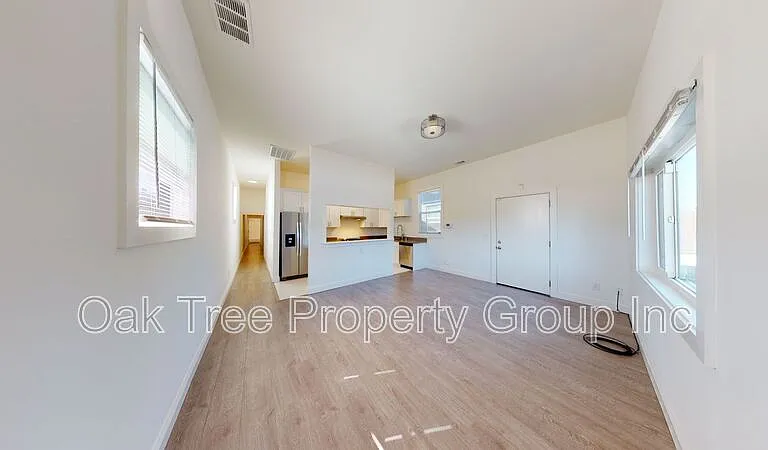 2317 Martin Luther King Jr Way — Photo 3