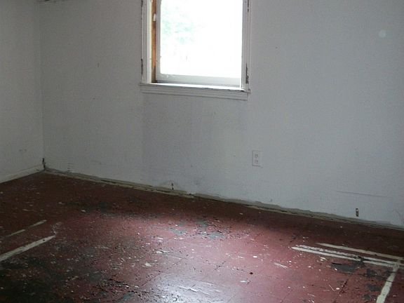 2nd image of 1300 Smith Ave