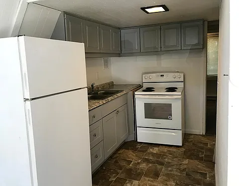 10761 I-70 Drive NE Photo 1