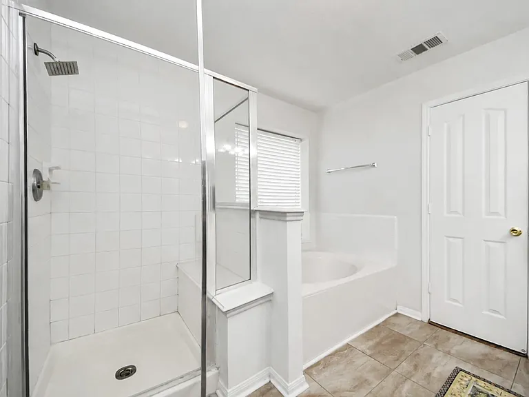 18318 Farriswood Ct — Photo 27