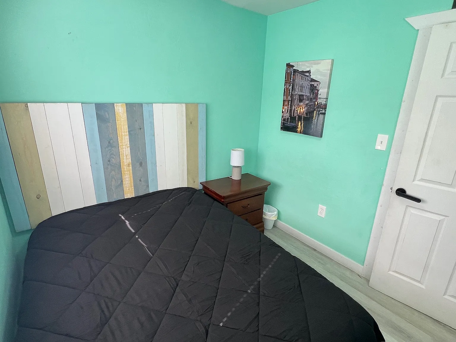 5 bed, 1500 sqft, $750 — Photo 2