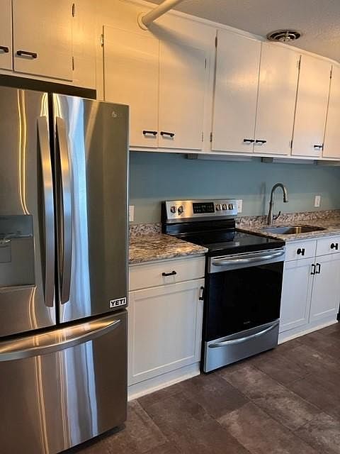 1st image of 378 Oak St Suite 400
