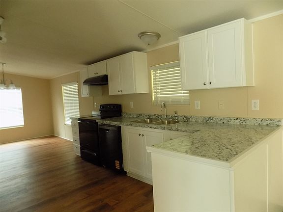 3rd image of 203 S Ridgeview Ct
