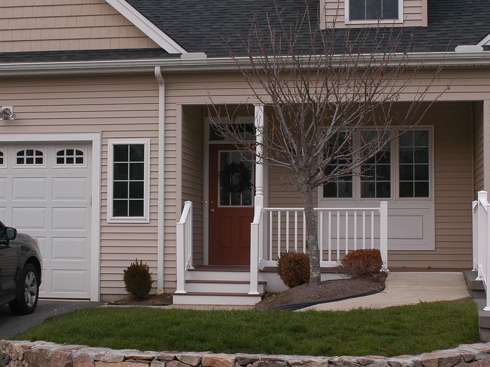 1st image of 37 Grey Wolf Dr