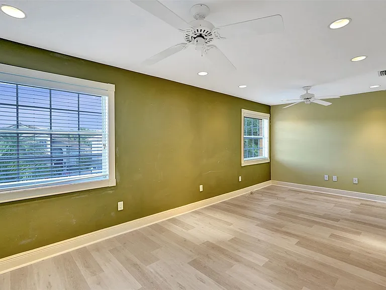 10902 Tamoron Ln — Photo 46
