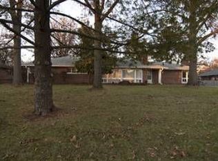 113 Stoneyside Ln, Saint Louis, MO