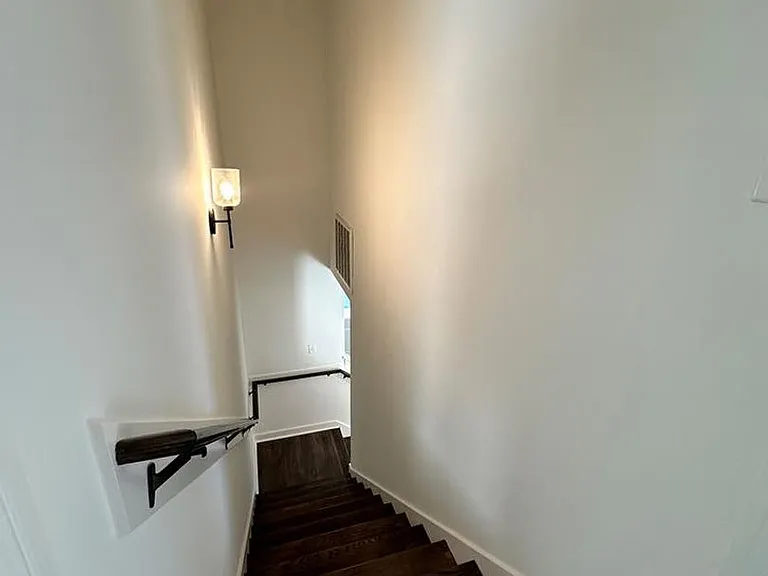 516 Meadow Crest Cir — Photo 11