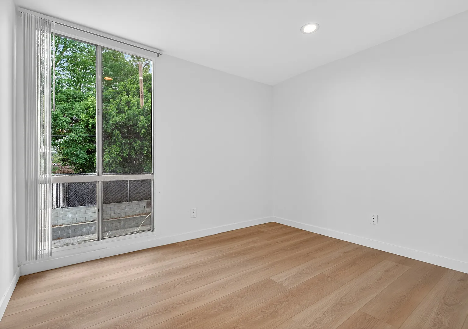 2 bed, 800 sqft, $2,799 — Photo 4
