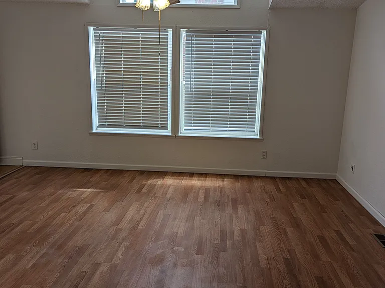514 Holbrook St — Photo 18
