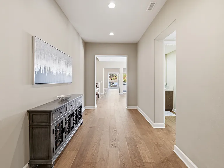 138 Mayflower St — Photo 4