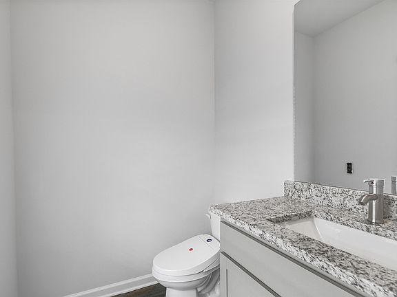 3rd image of 255 Pretoria Dr