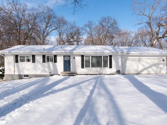 3070 Maple Dr, Prior Lake, MN 55372
