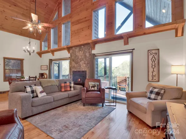 195 Grandview Mesa Rd, Whittier, NC 28789