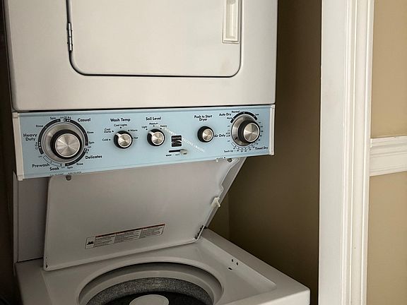 5th image of 102 1/2 W Michigan Ave APT 2