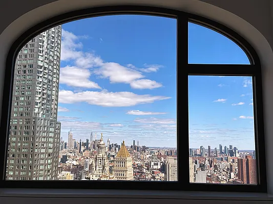 Rented by Valeo Realty Group LLC | media 10