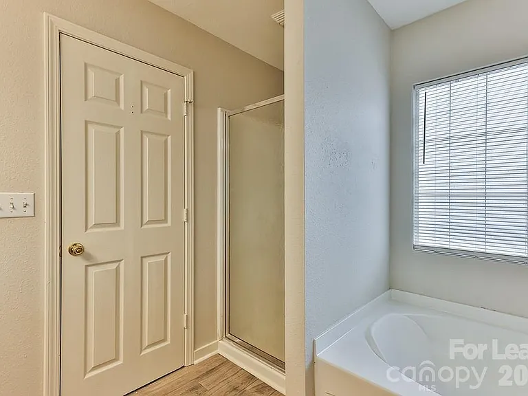 8946 Chalkstone Rd — Photo 33