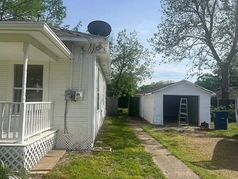 125 W College Ave — Photo 2