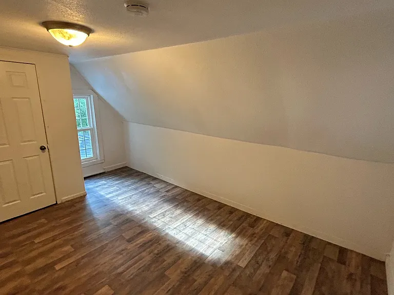 512 Hamlin St #2 — Photo 6