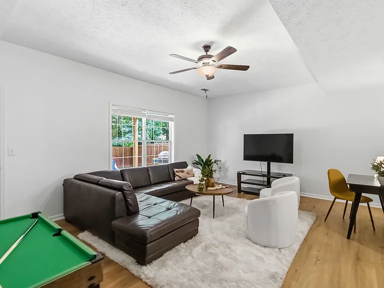Hunters Branch Ct — Photo 4